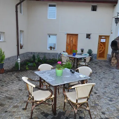 Barbeque House *
