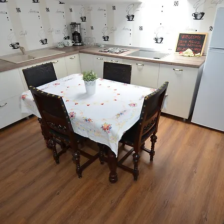 Barbeque House *